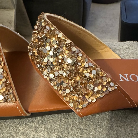 Gold sparkly sandals flats size 7.5 NWT - Picture 6 of 6